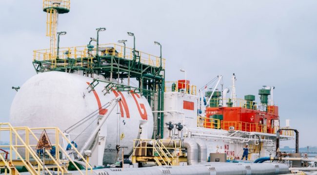 LNG di Benoa