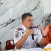 Kepala KSOP Muara Angke (temgah) saat paparan