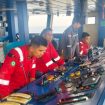 Petugas Disnav Banjarmasin di atas KN Kunyit