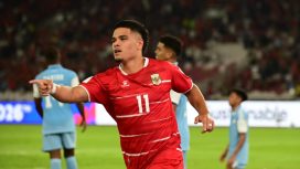 Timnas Indonesia unggul atas Singapura di babak pertama lewat gol Ragnar Oratmangoen pada menit ke-13 dalam laga Grup A Divisi 1 FIFA ASEAN Cup 2026, yang berlangsung di Stadion Utama Gelora Bung Karno (SUGBK), Senayan, Jakarta, Jumat (25/9/2026).