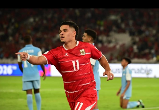 
 Timnas Indonesia unggul atas Singapura di babak pertama lewat gol Ragnar Oratmangoen pada menit ke-13 dalam laga Grup A Divisi 1 FIFA ASEAN Cup 2026, yang berlangsung di Stadion Utama Gelora Bung Karno (SUGBK), Senayan, Jakarta, Jumat (25/9/2026).