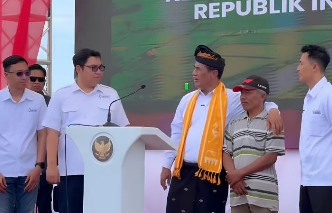
 Mentan Amran Copot Manajer Pupuk Banggai: Petani Jangan Dipersulit