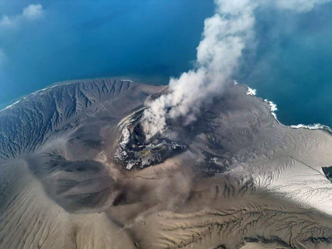 
 Waspada! Abu Vulkanik Gunung Anak Krakatau Picu Peningkatan Pencemaran Udara di Sejumlah Wilayah