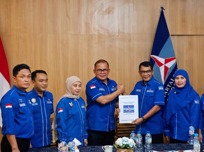 
 Mantan Kapolda NTB Hadi Gunawan Maju Pimpin Demokrat, Kantongi 11 Surat Dukungan