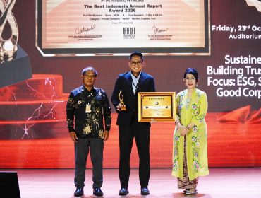 Daniel Setiawan selaku Senior Manager Sekretariat Perusahaan IPC TPK menerima penghargaan IARA V 2026