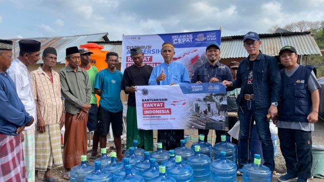 
 Air Menjadi Perjuangan Kedua Pengungsi Gempa Flores