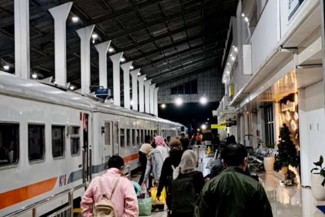 
 KAI: Lima Stasiun di Dekat Pelabuhan Catat Hampir 12 Juta Aktivitas Pelanggan