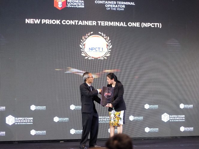 
 NPCT1 Raih Penghargaan “Container Terminal Operator of the Year” pada Indonesia Logistics Awards 2026