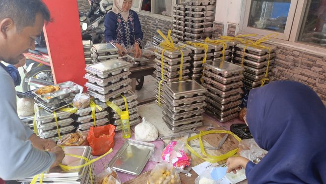 
 MBG di Bogor Diduga Mubazir, Siswa Belajar Daring dan Libur Tetap Dikirimi Makanan, Menu Monoton Dikeluhkan