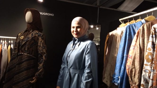 
 Nina Nugroho Sulap Tenun Makassar Jadi Busana Modern, Filosofi Kehormatan dan Harmoni Jadi Inspirasi