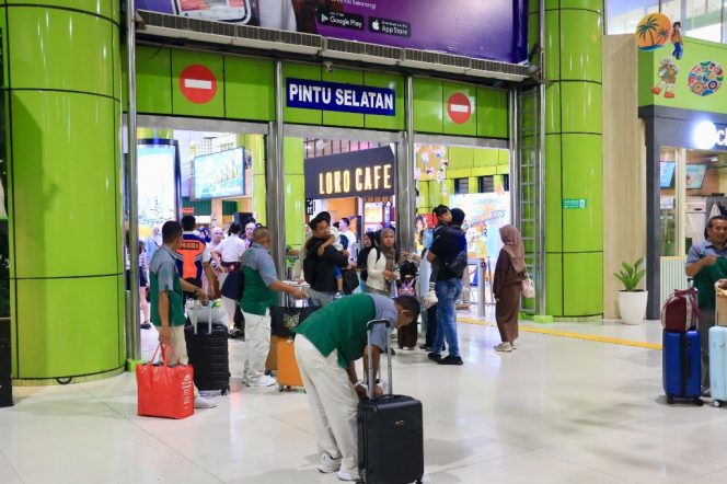 
 Aksi Demo di Jakarta, KAI Pastikan Kereta dari Gambir Tetap Berangkat Sesuai Jadwal