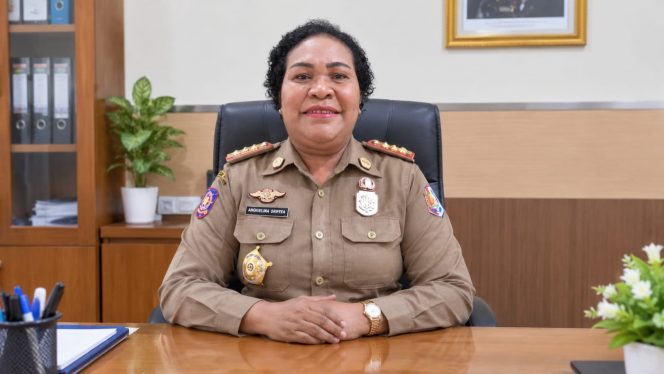 
 Satpol PP Fakfak Beri Tenggat 3×24 Jam, Bangunan Liar di Pasar Kelapa Dua Terancam Dibongkar