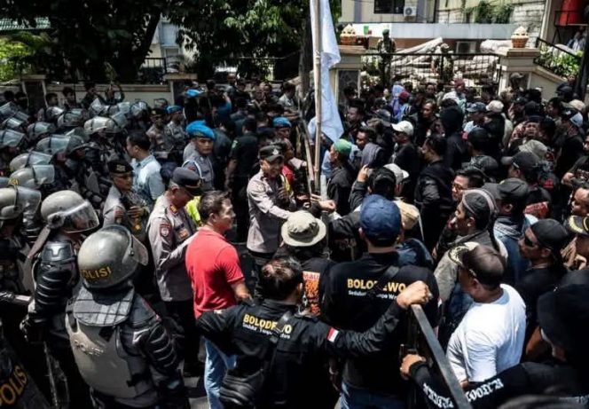 
 Suasana Panas Terjadi Saat Pembacaan Vonis Bupati Pati Non Aktif Sudewo