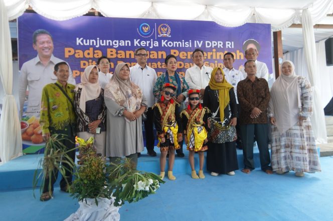 
 Didukung Titiek Soeharto, KKP Perkuat Pemberdayaan Usaha Perikanan Desa di HUT ke-27