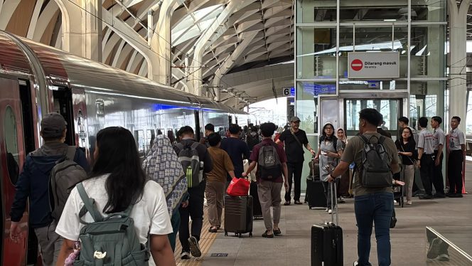 
 Liburan Naik Whoosh Makin Hemat, Ada Diskon hingga 75 Persen