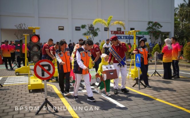 
 Edukasi siswa sejak dini