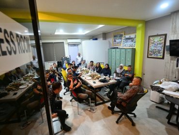 Menhub Dudy saat berbincang dengan wartawan Forwahub di Presroom Kemenhub
