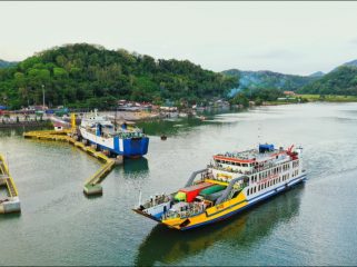 Penyeberangan lintas Padangbai-Lembar