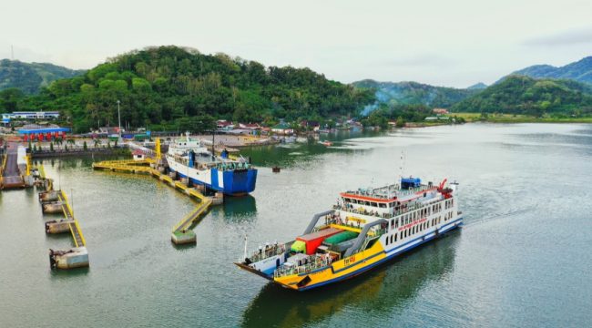 Penyeberangan lintas Padangbai-Lembar