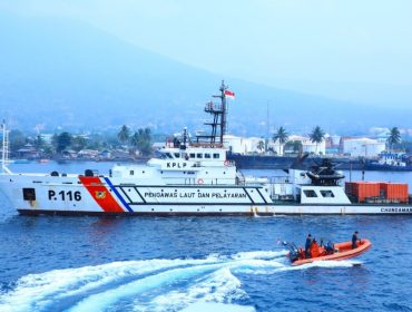 Armada pelatihan penanggulana Latihan penanggulangan pencemaran di laut