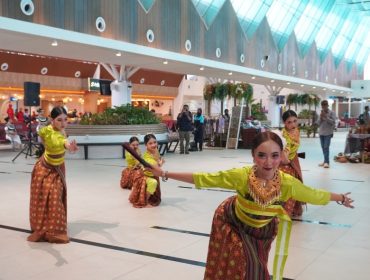 Tarian penyambutan tamu di BIZAM Lombok