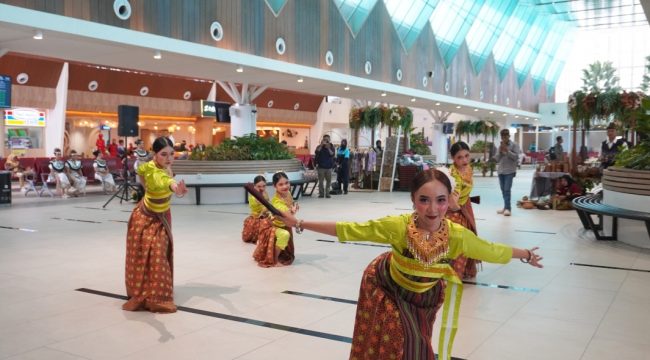 Tarian penyambutan tamu di BIZAM Lombok