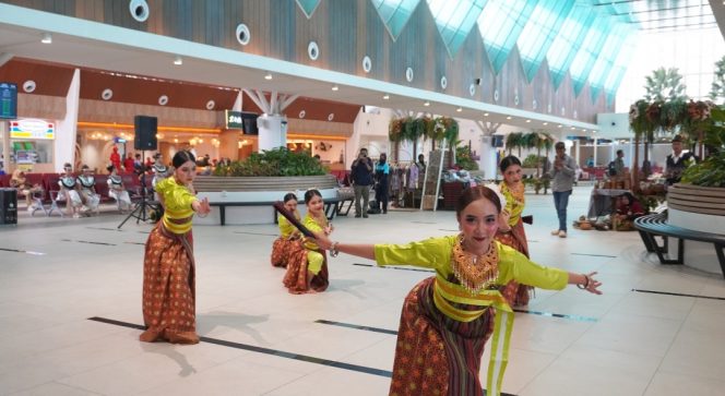 
 Tarian penyambutan tamu di BIZAM Lombok