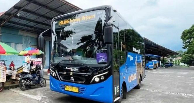 
 Angkutan umum di Jatim