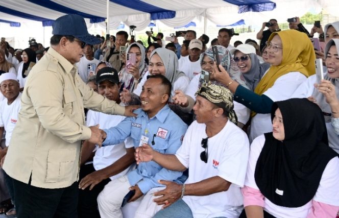 
 Catatan M. Mujiburrohman: Mengapa Pemerintahan Prabowo Terus Digoyang? 