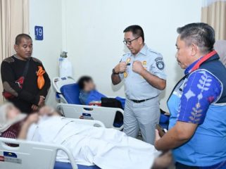 Dirut Jasa Raharja menjenguk penumpang KMP Batumandi yang terbakar di Merak