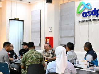 Menhub Dudy bersama jajaran ASDP