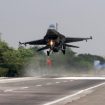 Pesawat tempur milik TNI AU