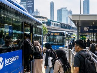 Penumpang Transjakarta (ist)