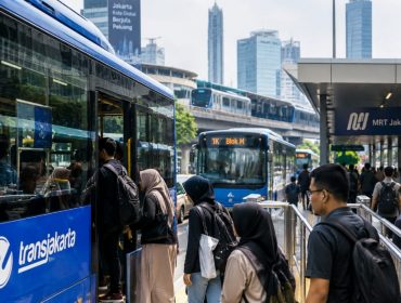 Penumpang Transjakarta (ist)