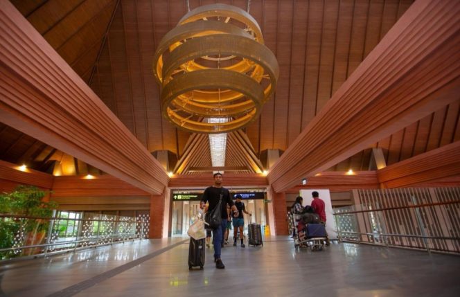 
 Jembatan terminal Bandara I Gusti Ngurah Rai, Bali