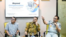 Dirut Jasa Raharja tengah presentasi