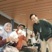 Dirut Citilink sapa dan berbagi menu Krispy Kreme pada penumpan usai teken kerja sama
