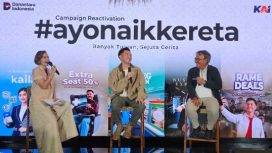 Direktur Komersial KAI Dendy Kurniawan memaparkan lima inovasi layanan dalam peluncuran Program Reactivation Campaign #AyoNaikKereta di Hutan Kota GBK, Jakarta Pusat, Rabu (28/10/2026). Acara tersebut turut dihadiri brand ambassador KAI, Ananda Omesh, dan dipandu oleh pembawa acara (MC).